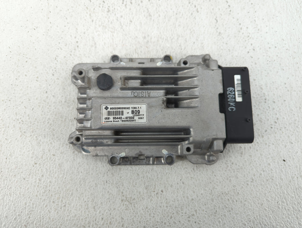 2013-2014 Hyundai Genesis Chassis Control Module Ccm Bcm Body Control