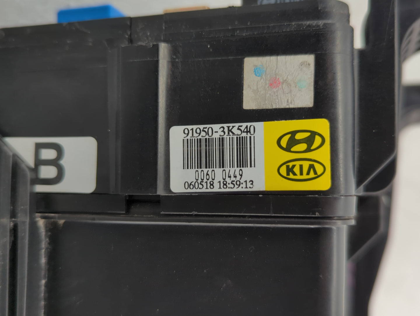 2006-2010 Hyundai Sonata Fusebox Fuse Box Panel Relay Module P/N:91950-3K540 91951-2W000 Fits 2006 2007 2008 2009 2010 OEM Used Auto Parts - Oemusedautoparts1.com