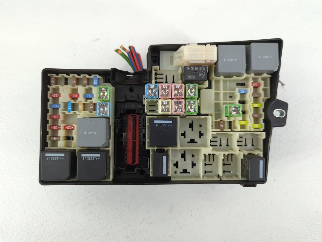 2017 Ford Escape Fusebox Fuse Box Panel Relay Module P/N:AV6T-14A067-AD AV6T-14A142-AB Fits OEM Used Auto Parts