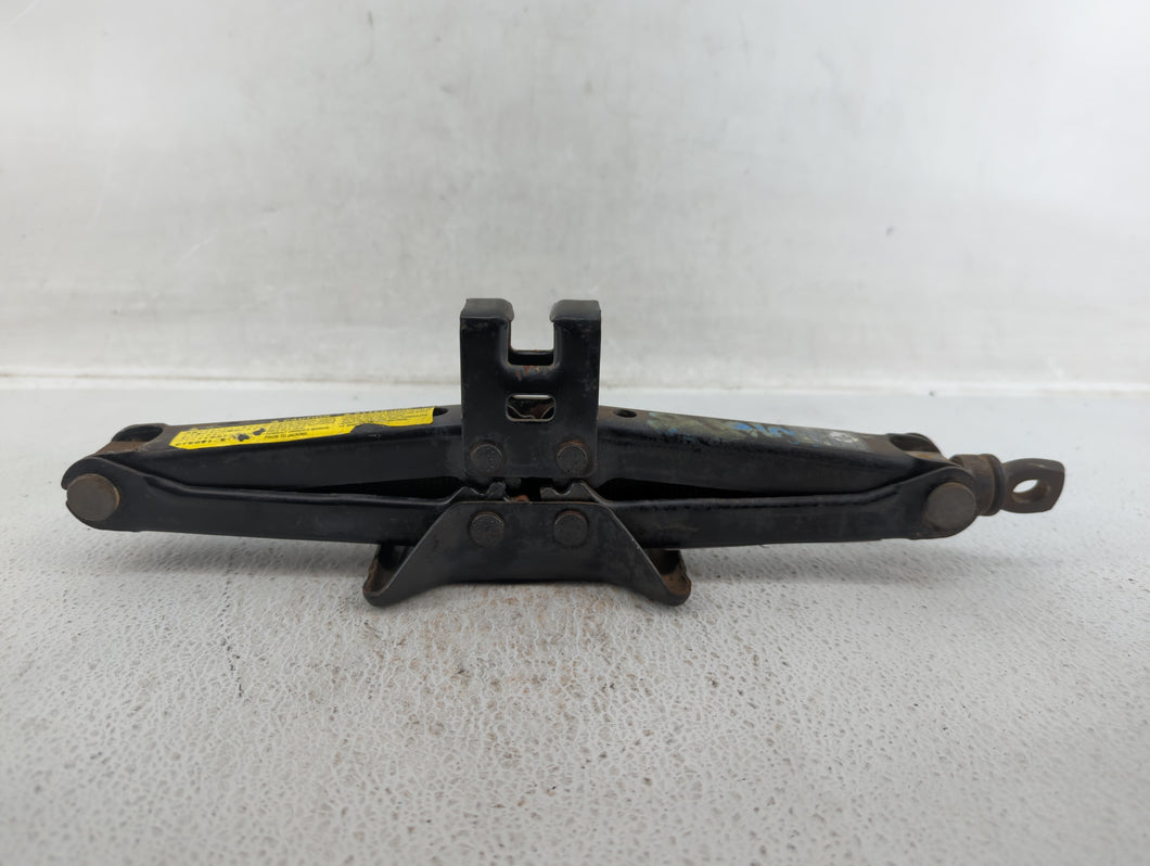 2007 Toyota Matrix Spare Scissor Car Jack