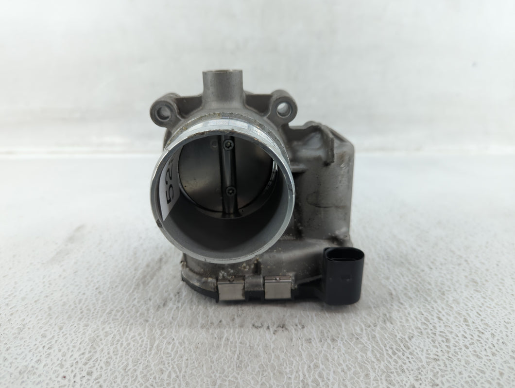 2014-2017 Volkswagen Passat Throttle Body P/N:06K 133 062 D 06K 133 062 E Fits 2014 2015 2016 2017 OEM Used Auto Parts