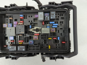 2018-2019 Chevrolet Malibu Fusebox Fuse Box Panel Relay Module P/N:84586305 84586306 Fits 2018 2019 OEM Used Auto Parts