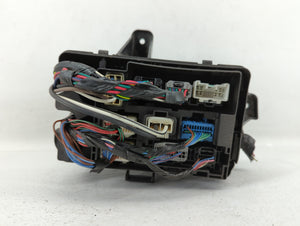 2005-2006 Toyota Tundra Fusebox Fuse Box Panel Relay Module P/N:82121-0C370 Fits 2005 2006 OEM Used Auto Parts