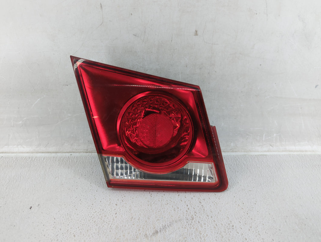 2011-2016 Chevrolet Cruze Tail Light Assembly Driver Left OEM P/N:2T 11 1P GM Fits 2011 2012 2013 2014 2015 2016 OEM Used Auto Parts