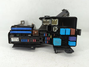 2010-2011 Toyota Camry Fusebox Fuse Box Panel Relay Module P/N:82662-06110 82662-33180 Fits 2010 2011 OEM Used Auto Parts