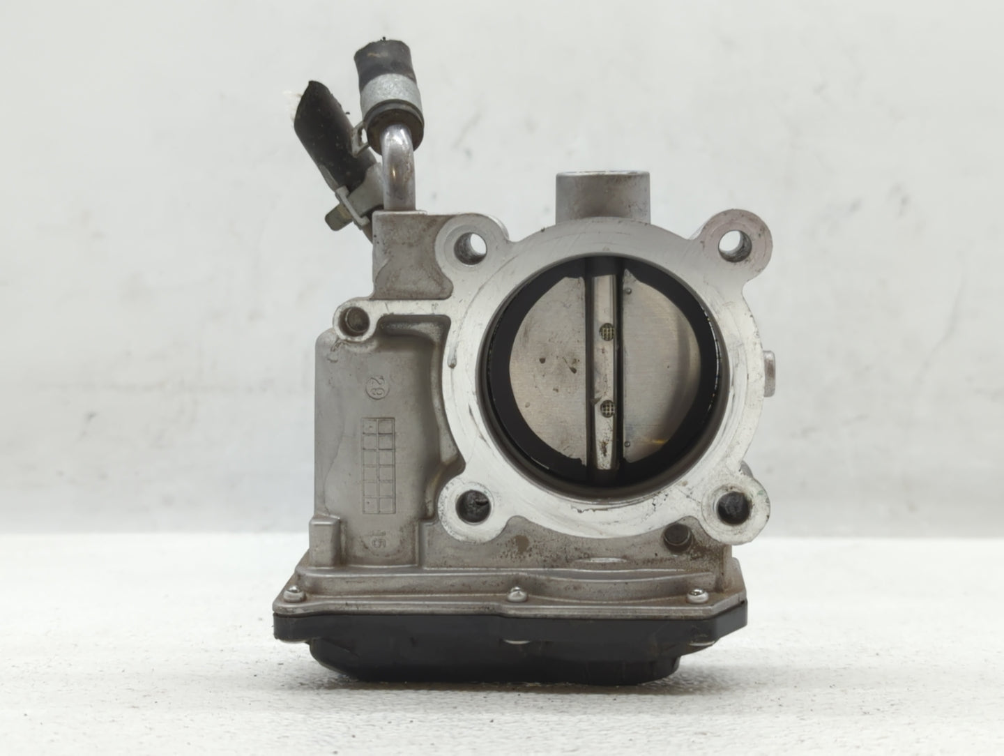 2011-2020 Hyundai Elantra Throttle Body P/N:35100-2E000 Fits 2011 2012 2013 2014 2015 2016 2017 2018 2019 2020 2021 OEM Used Auto Parts - Oemusedautoparts1.com