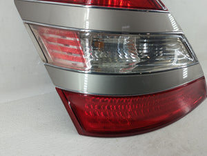 2007-2009 Mercedes-Benz S550 Tail Light Assembly Passenger Right OEM P/N:A221 820 0364 Fits 2007 2008 2009 OEM Used Auto Parts