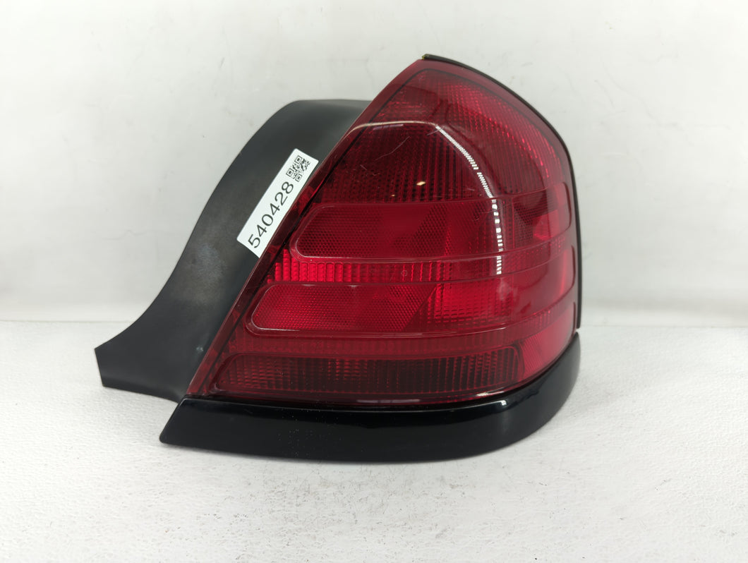 2000-2011 Ford Crown Victoria Tail Light Assembly Passenger Right OEM P/N:XW3X-13440-B XW7X-13440-A Fits OEM Used Auto Parts