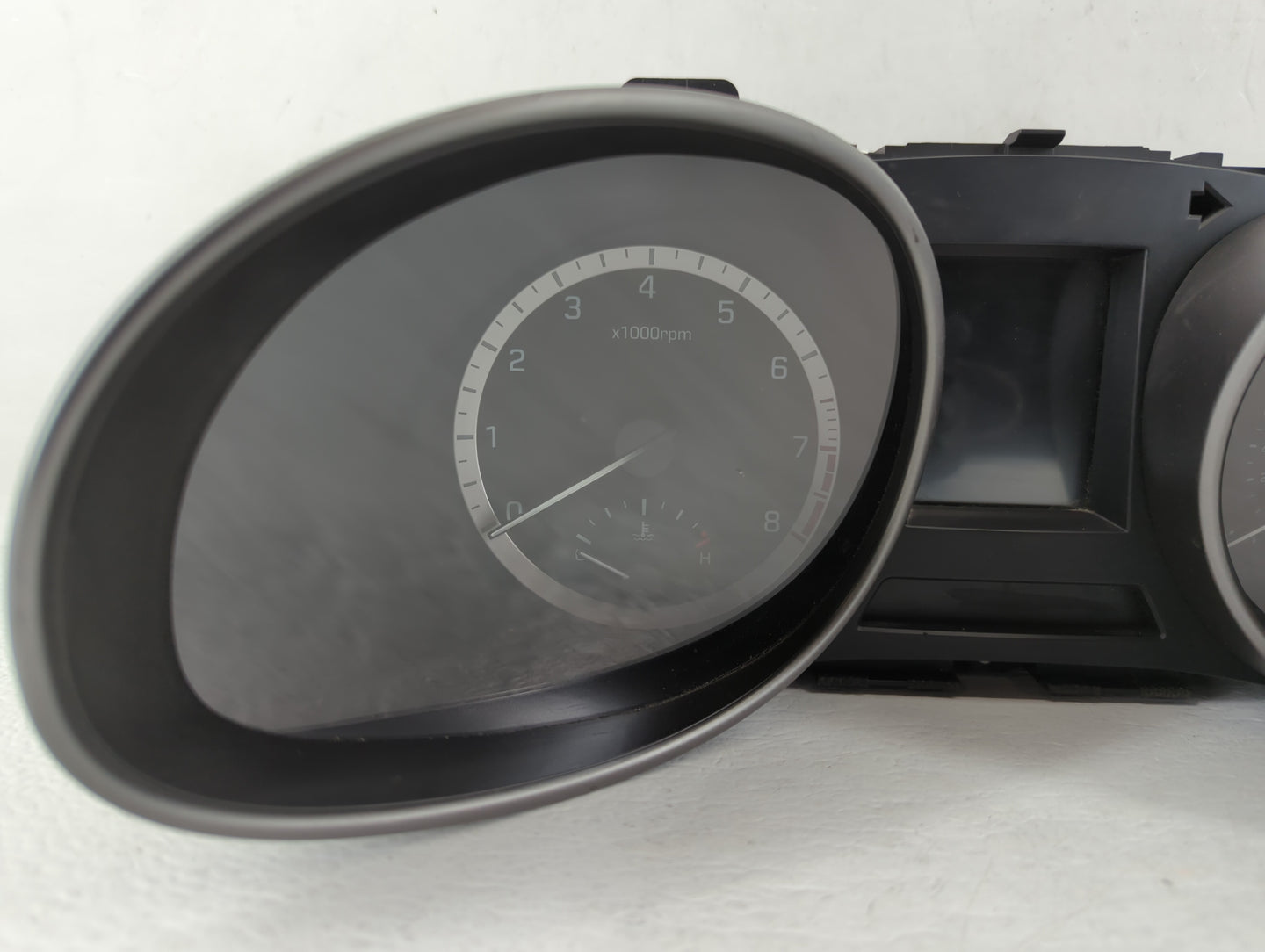 2017-2018 Hyundai Santa Fe Instrument Cluster Speedometer Gauges P/N:94021-B8110UU5 Fits 2017 2018 OEM Used Auto Parts - Oemusedautoparts1.com