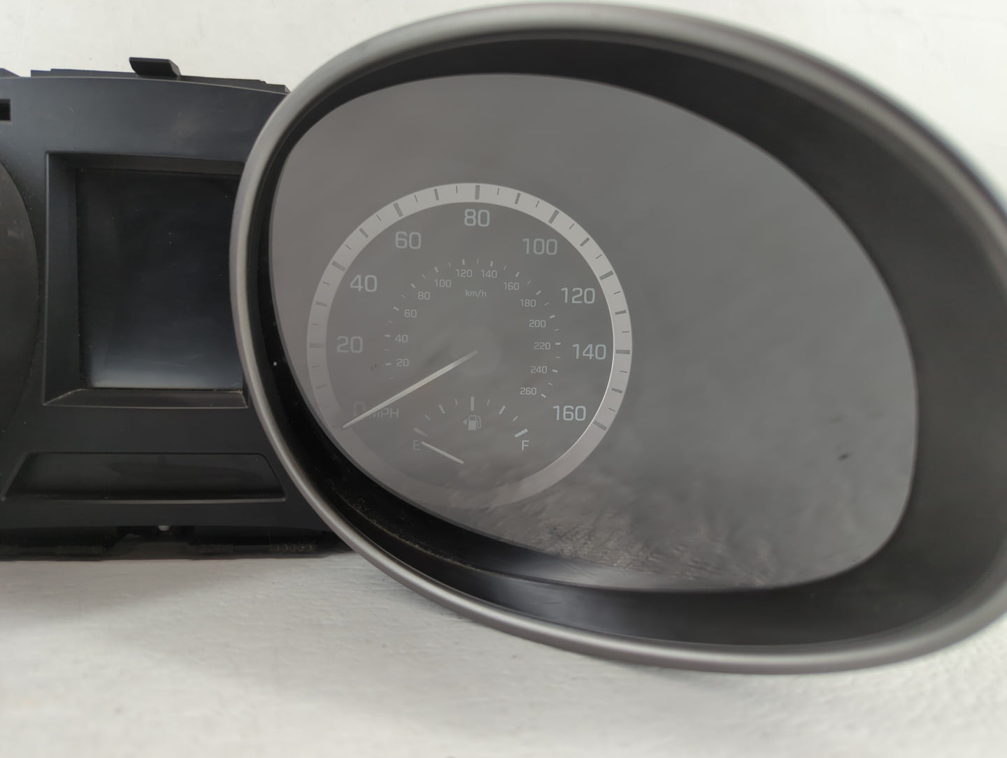 2017-2018 Hyundai Santa Fe Instrument Cluster Speedometer Gauges P/N:94021-B8110UU5 Fits 2017 2018 OEM Used Auto Parts - Oemusedautoparts1.com