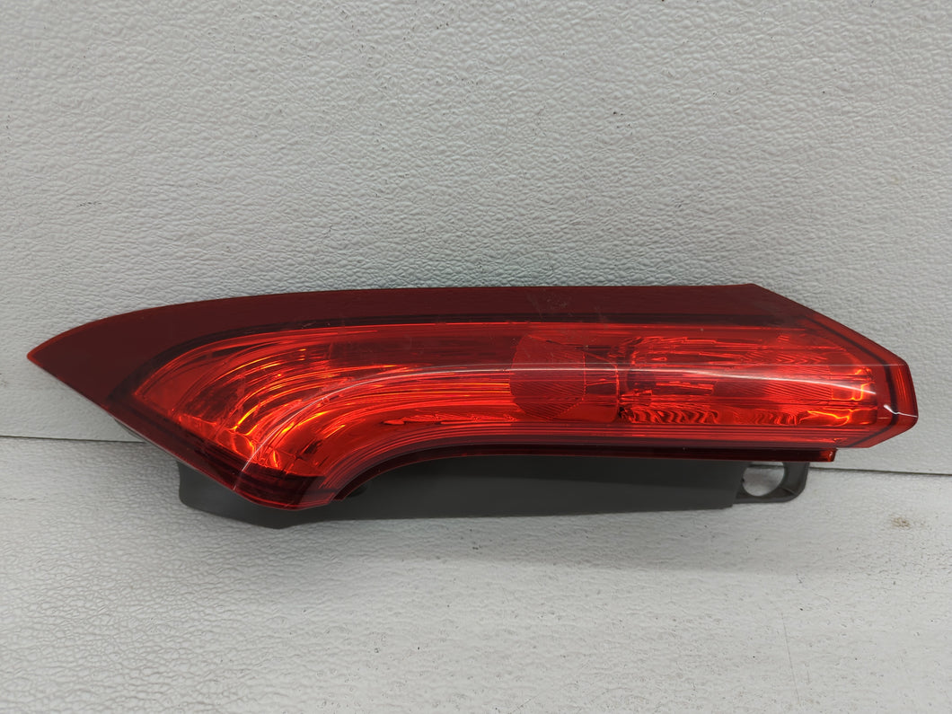 2012-2014 Honda Cr-V Tail Light Assembly Passenger Right OEM P/N:UA10CZT0AAA0 UE23CXT0AAA0 Fits 2012 2013 2014 OEM Used Auto Parts