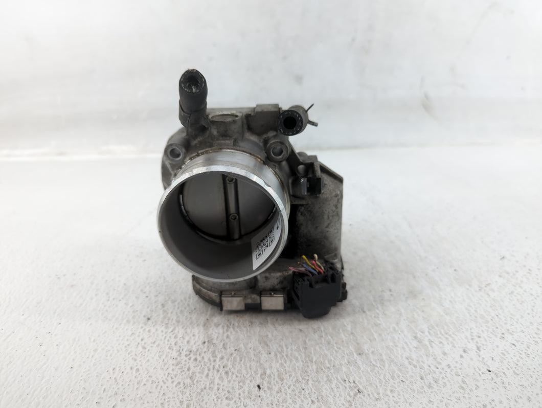 2004-2005 Toyota Matrix Throttle Body P/N:35100-2G700 Fits 2004 2005 OEM Used Auto Parts