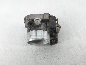 2004-2005 Toyota Matrix Throttle Body P/N:35100-2G700 Fits 2004 2005 OEM Used Auto Parts