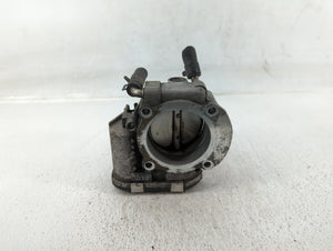 2004-2005 Toyota Matrix Throttle Body P/N:35100-2G700 Fits 2004 2005 OEM Used Auto Parts