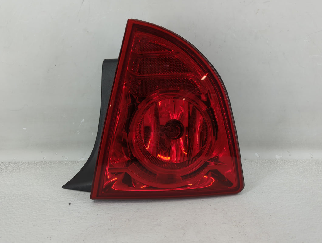2008-2012 Chevrolet Malibu Tail Light Assembly Passenger Right OEM P/N:20914364 Fits 2008 2009 2010 2011 2012 OEM Used Auto Parts