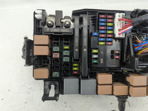 2019-2020 Hyundai Elantra Fusebox Fuse Box Panel Relay Module P/N:91260-F2440 91260-F2450 Fits 2019 2020 OEM Used Auto Parts