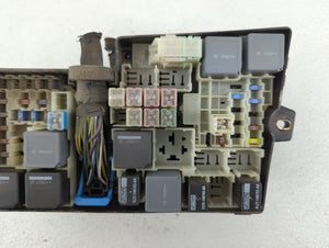 2017-2018 Ford Focus Fusebox Fuse Box Panel Relay Module P/N:E02345500 AV6T-14A142-AB Fits 2017 2018 OEM Used Auto Parts