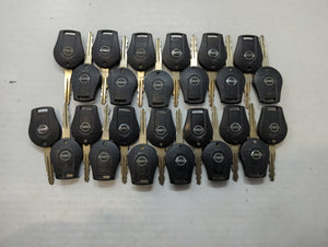 Lot of 25 Nissan Keyless Entry Remote Fob CWTWB1U751 | CWTWB1U816