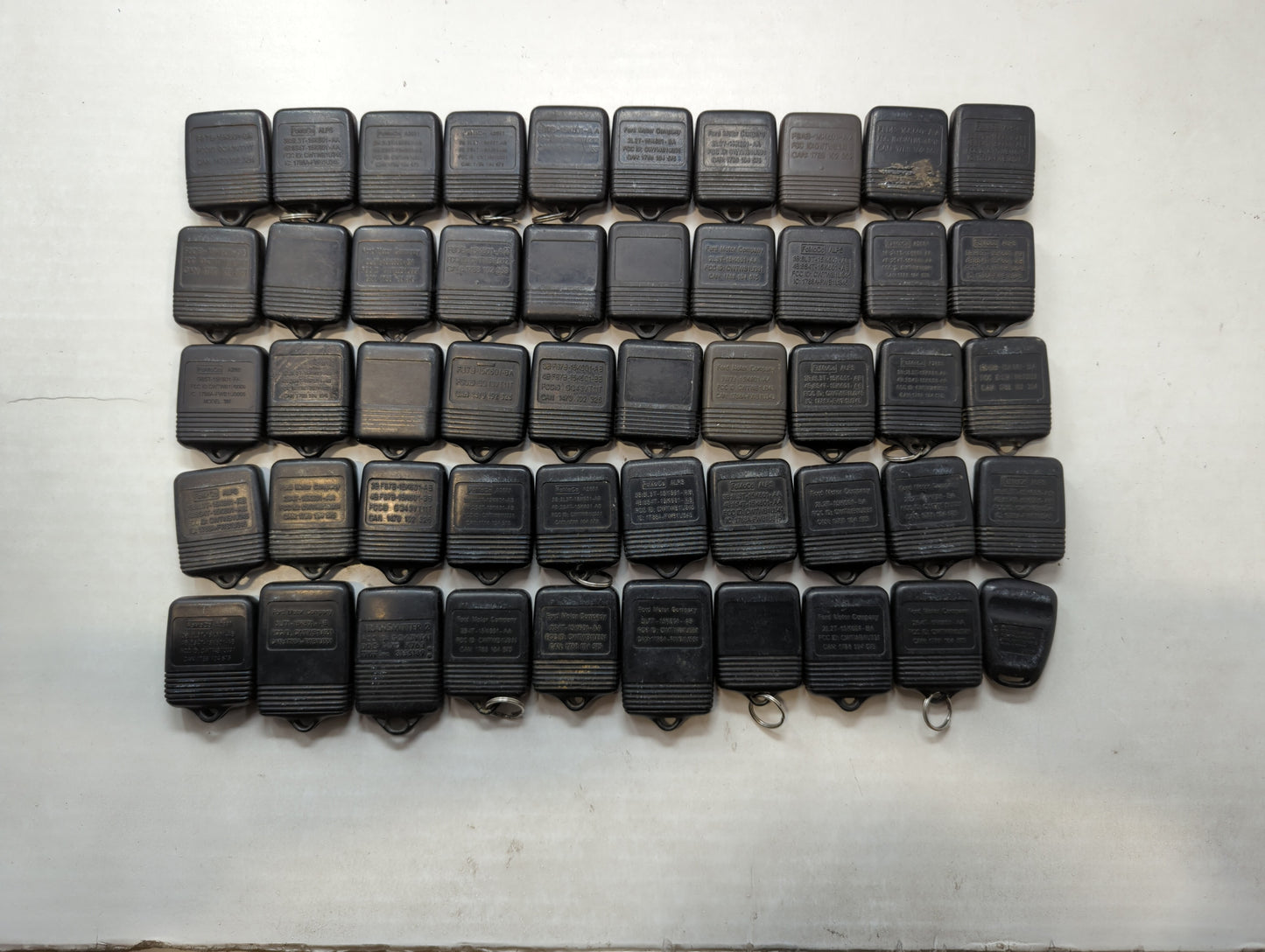 Lot of 50 Ford Keyless Entry Remote Fob MIXED FCC IDS MIXED PART NUMBERS - Oemusedautoparts1.com