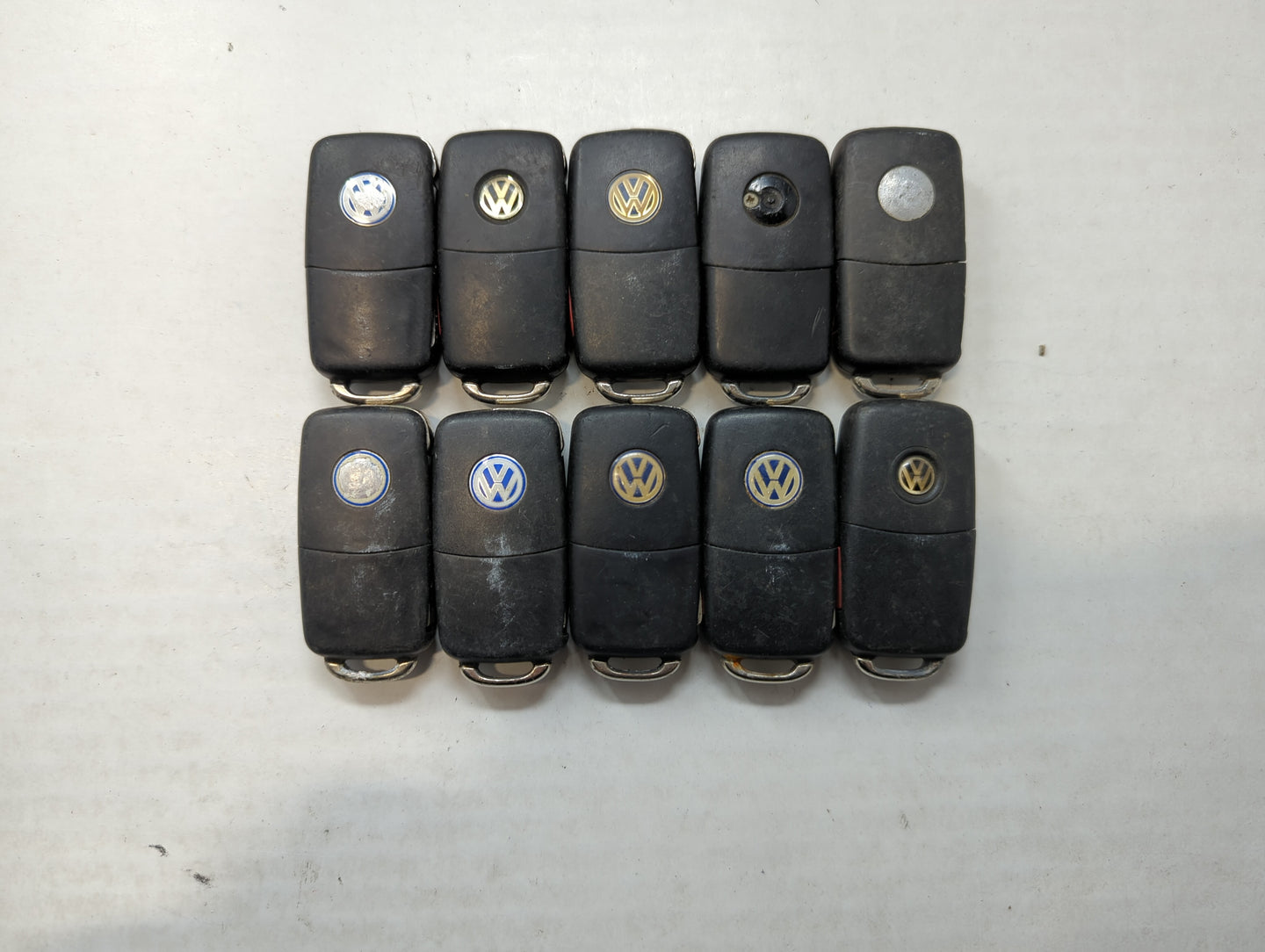 Lot of 10 Volkswagen Keyless Entry Remote Fob MIXED FCC IDS MIXED PART - Oemusedautoparts1.com
