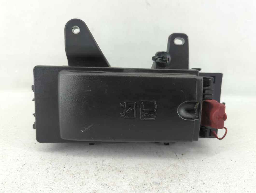 2017-2018 Jaguar F-Pace Fusebox Fuse Box Panel Relay Module P/N:GX73-14A076-AA Fits 2017 2018 OEM Used Auto Parts