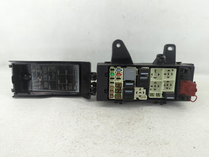 2017-2018 Jaguar F-Pace Fusebox Fuse Box Panel Relay Module P/N:GX73-14A076-AA Fits 2017 2018 OEM Used Auto Parts