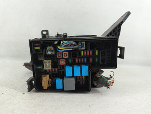 2016-2018 Toyota Rav4 Fusebox Fuse Box Panel Relay Module P/N:82662-0R160 Fits 2016 2017 2018 OEM Used Auto Parts