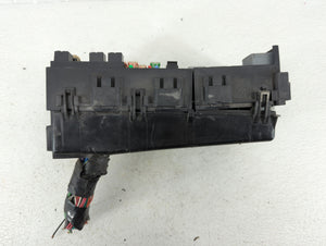 2005-2007 Ford Freestyle Fusebox Fuse Box Panel Relay Module P/N:7154-3176-CAV-2 Fits 2005 2006 2007 OEM Used Auto Parts