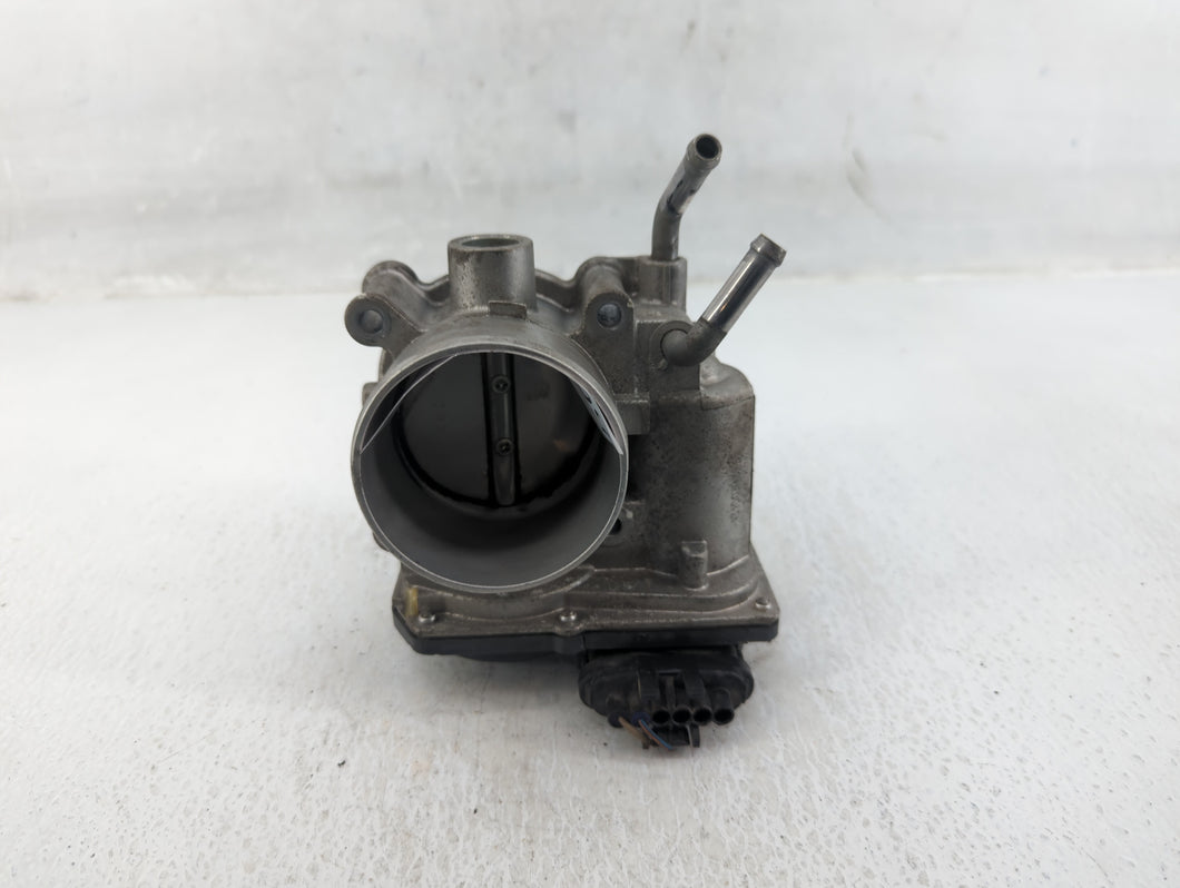 2014-2019 Kia Soul Throttle Body P/N:35100-2E000 Fits 2011 2012 2013 2014 2015 2016 2017 2018 2019 2020 2021 OEM Used Auto Parts