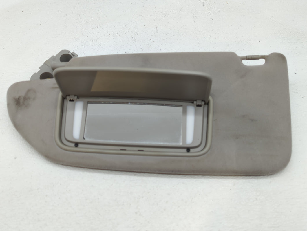 2005-2007 Volvo V70 Sun Visor Shade Replacement Passenger Right Mirror Fits 2005 2006 2007 2008 2009 OEM Used Auto Parts