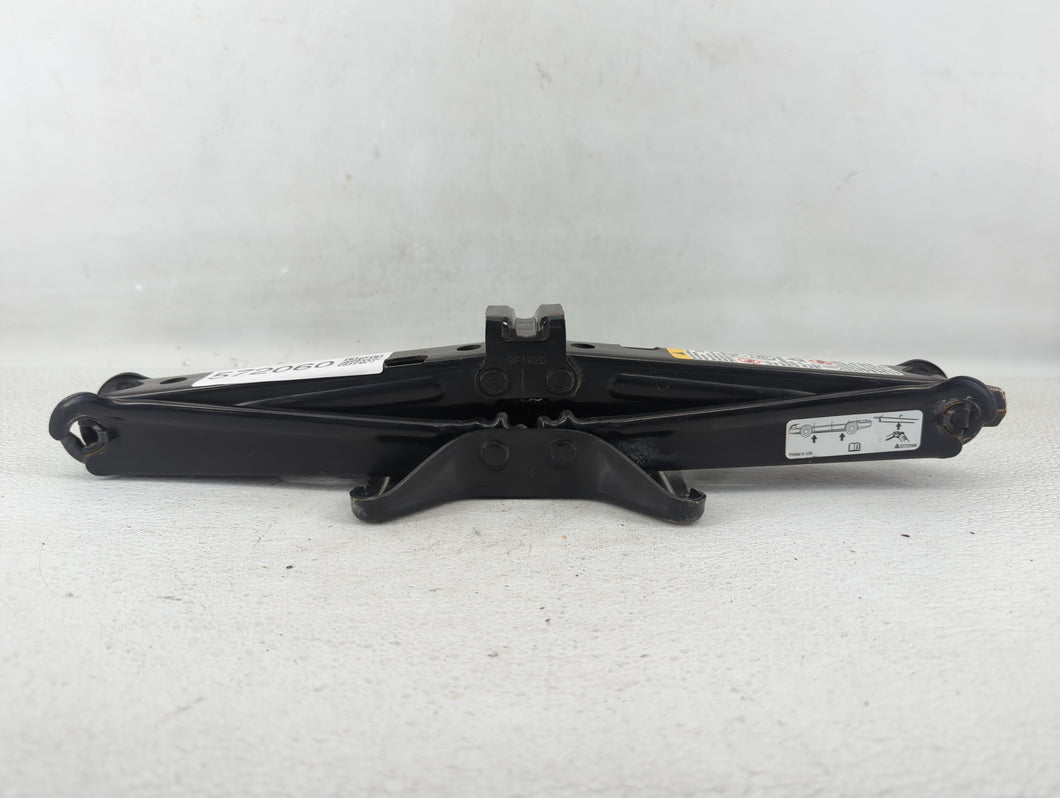 2009 Chevrolet Impala Spare Scissor Car Jack