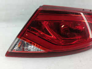 2015-2016 Chrysler 200 Tail Light Assembly Passenger Right OEM P/N:68110362AA BDM92402000 Fits 2015 2016 OEM Used Auto Parts