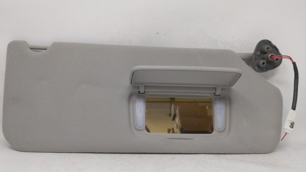 2004 Toyota Sienna Sun Visor Shade Replacement Passenger Right Mirror Fits OEM Used Auto Parts - Oemusedautoparts1.com