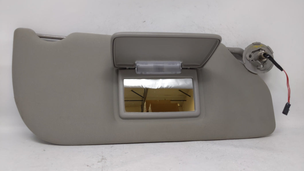 2005 Chevrolet Uplander Sun Visor Shade Replacement Passenger Right Mirror Fits OEM Used Auto Parts - Oemusedautoparts1.com