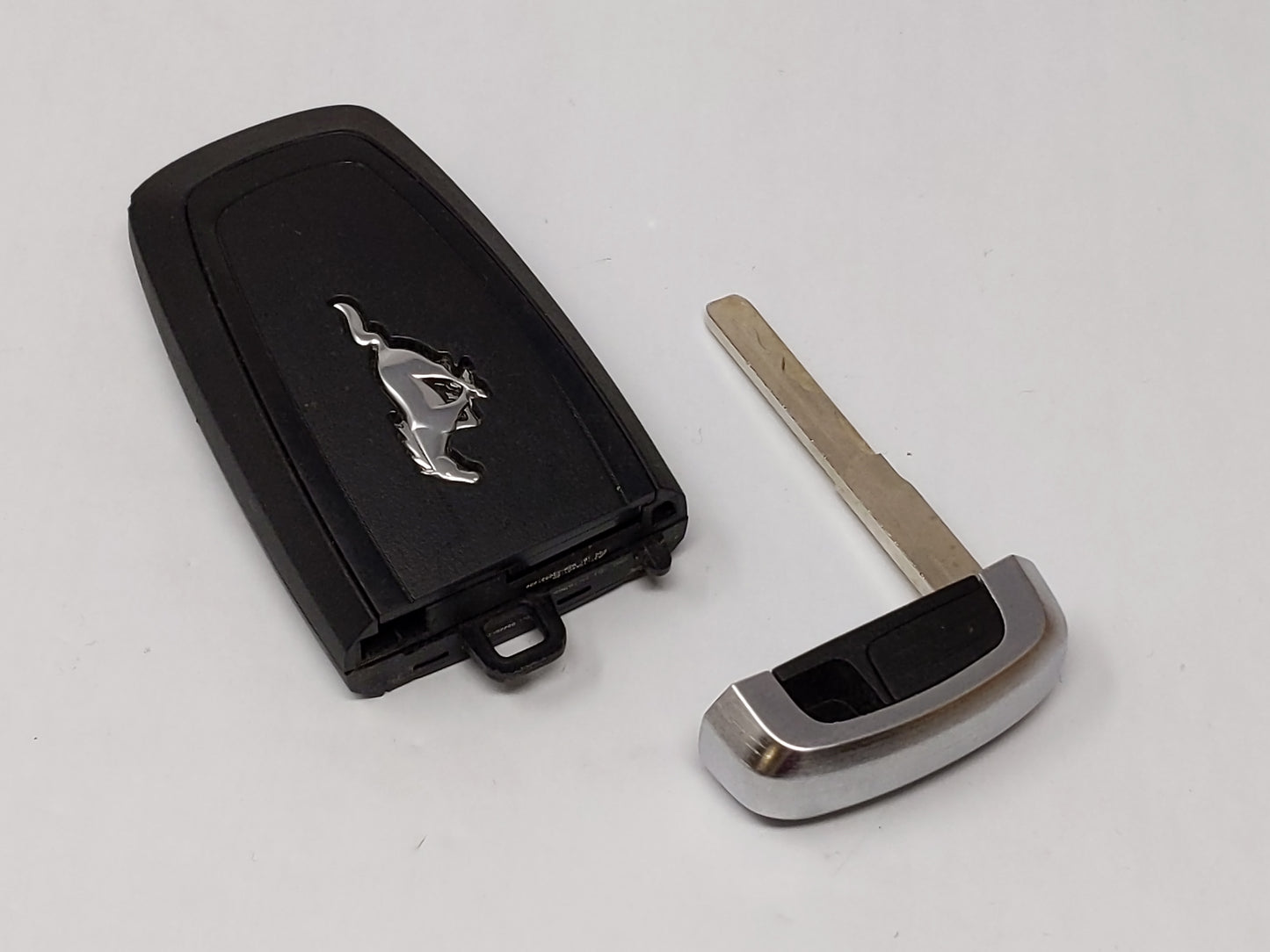 Ford Mustang Keyless Entry Remote M3n-A2c931426 Jr3t-15k601-Bd 5 Buttons - Oemusedautoparts1.com