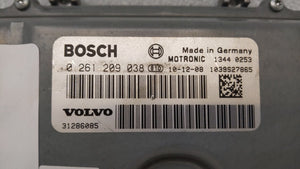 2007 Volvo V40 PCM Engine Computer ECU ECM PCU OEM P/N:279700-9300 0 261 209 038 Fits OEM Used Auto Parts - Oemusedautoparts1.com