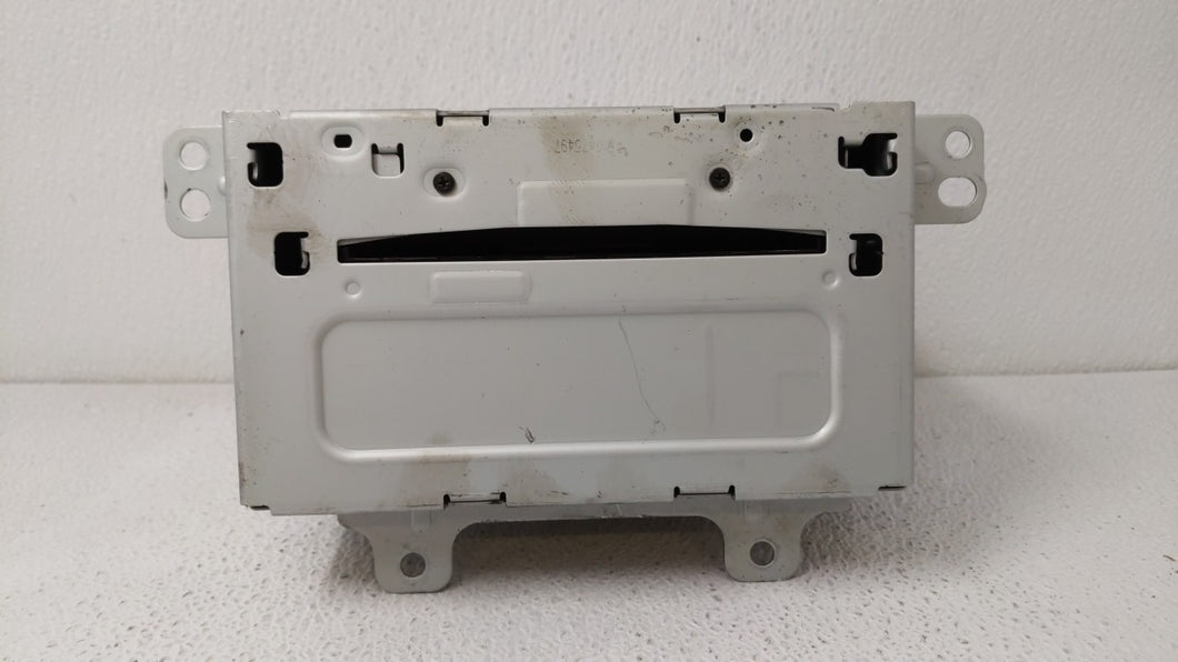 2011-2012 Chevrolet Cruze Radio AM FM Cd Player Receiver Replacement P/N:20983517 90025-300 Fits 2010 2011 2012 OEM Used Auto Parts - Oemusedautoparts1.com