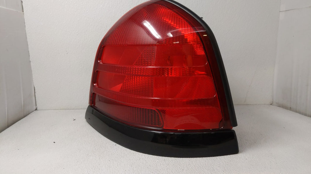 2000-2011 Ford Crown Victoria Tail Light Assembly Passenger Right OEM Fits OEM Used Auto Parts - Oemusedautoparts1.com