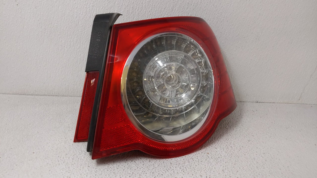 2010 Volkswagen Passat Tail Light Assembly Passenger Right OEM Fits 2008 2009 OEM Used Auto Parts