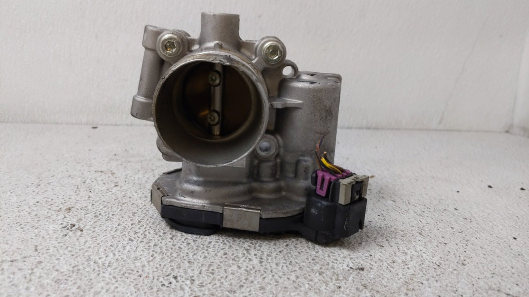 2013-2018 Chevrolet Trax Throttle Body P/N:55565489 55581662 Fits 2011 2012 2013 2014 2015 2016 2017 2018 2019 OEM Used Auto Parts - Oemusedautoparts1.com